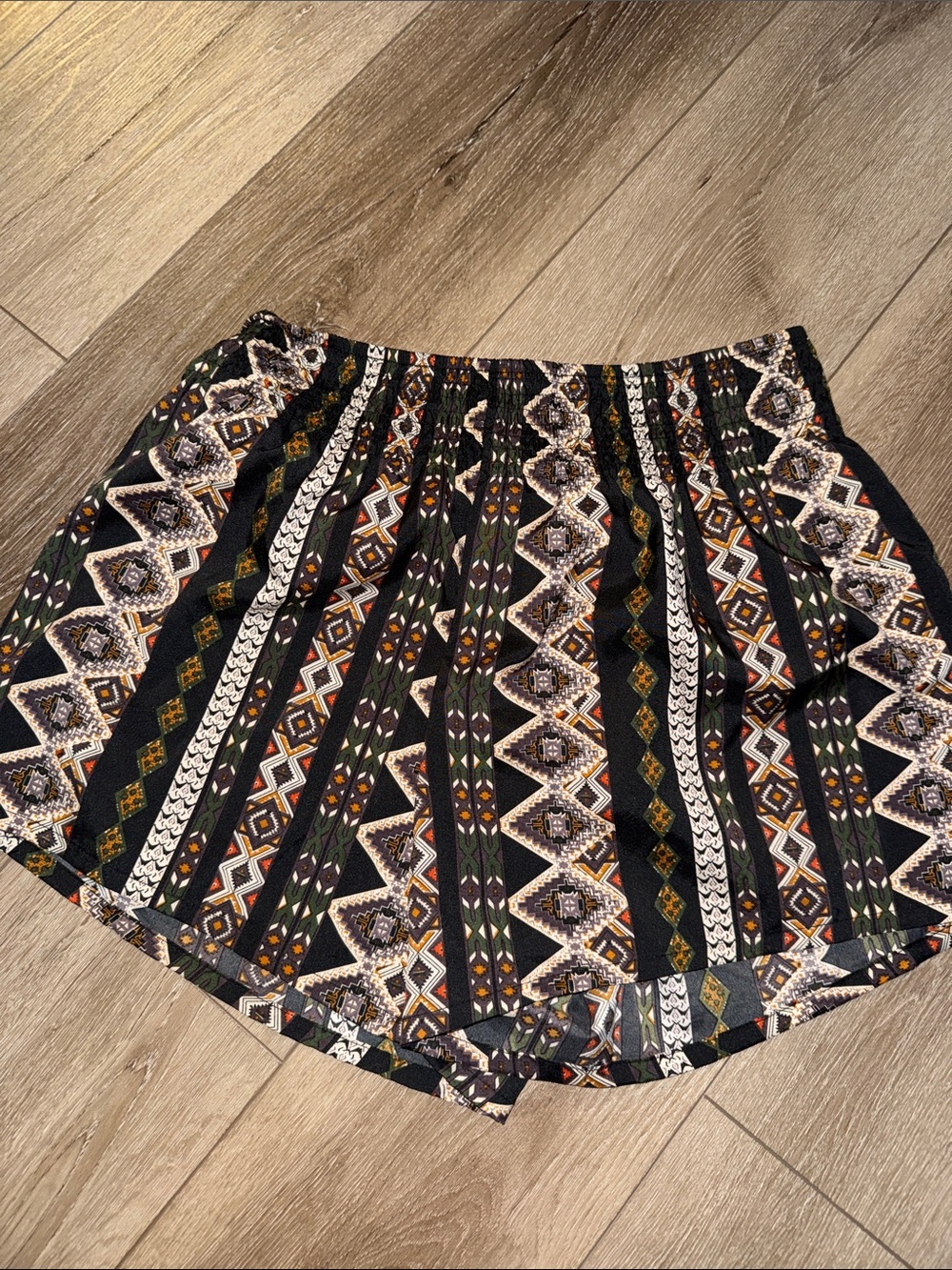 SHEIN Black Multicolor Aztec Print Elastic Waist Shorts